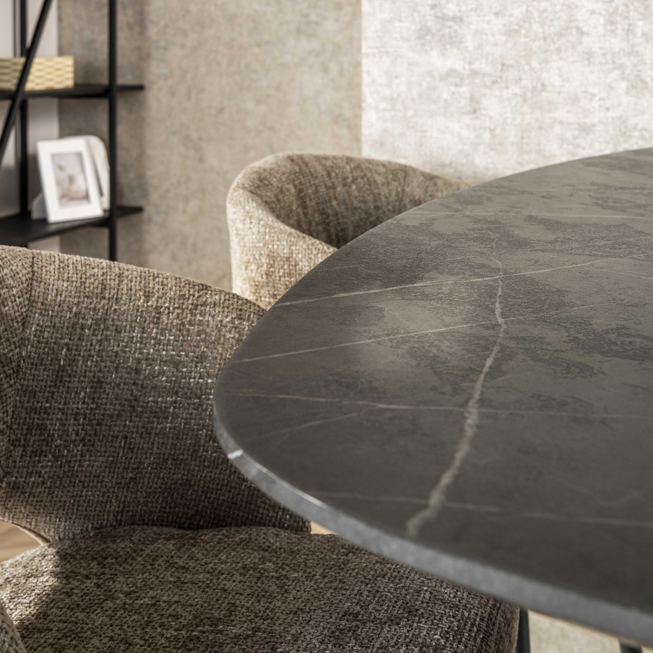 Tavolo da bar con struttura a croce danese ovale / 3D marrone nero
