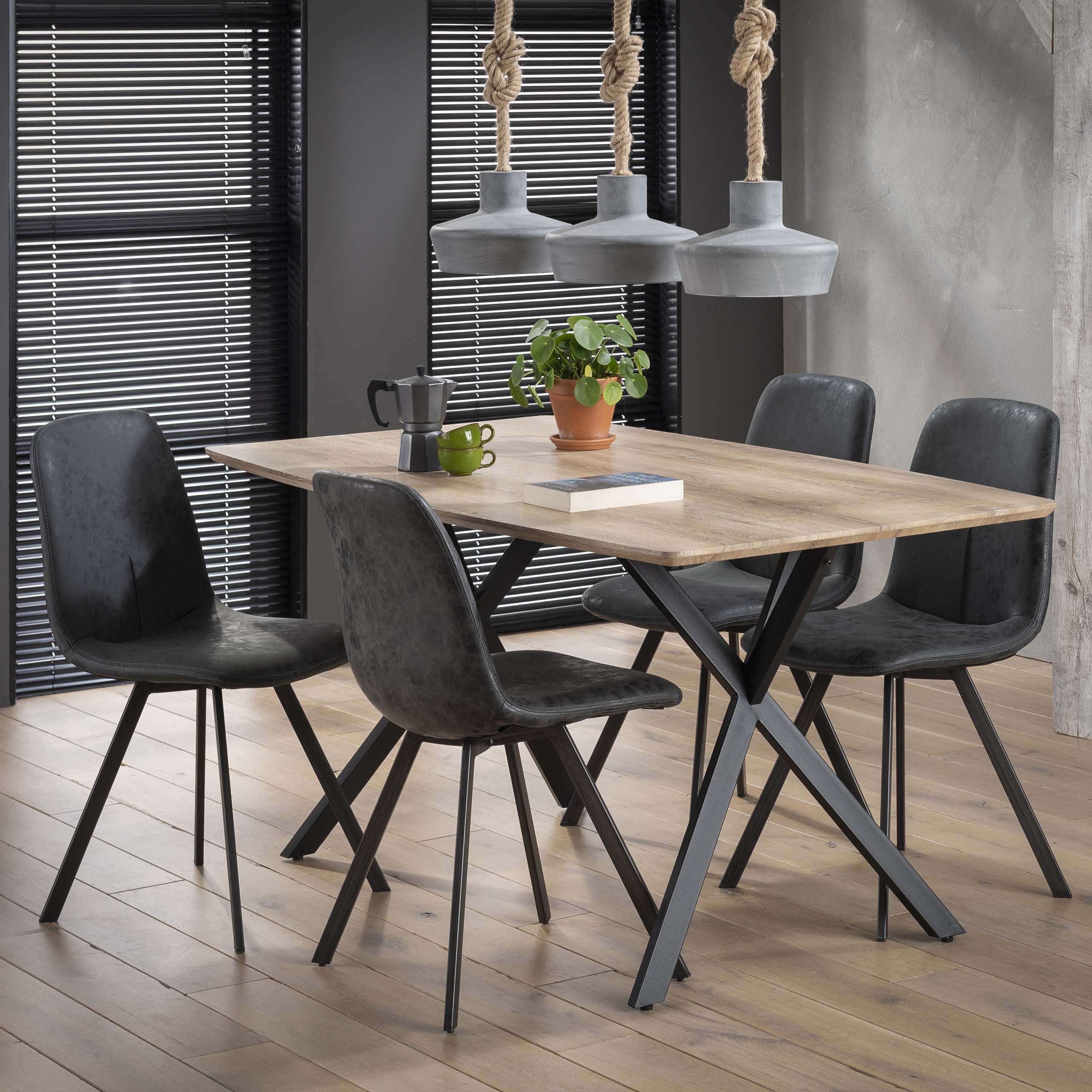 Tavolo da pranzo 160 piano ovale, struttura verniciata a polvere nera / rovere anticato 3D