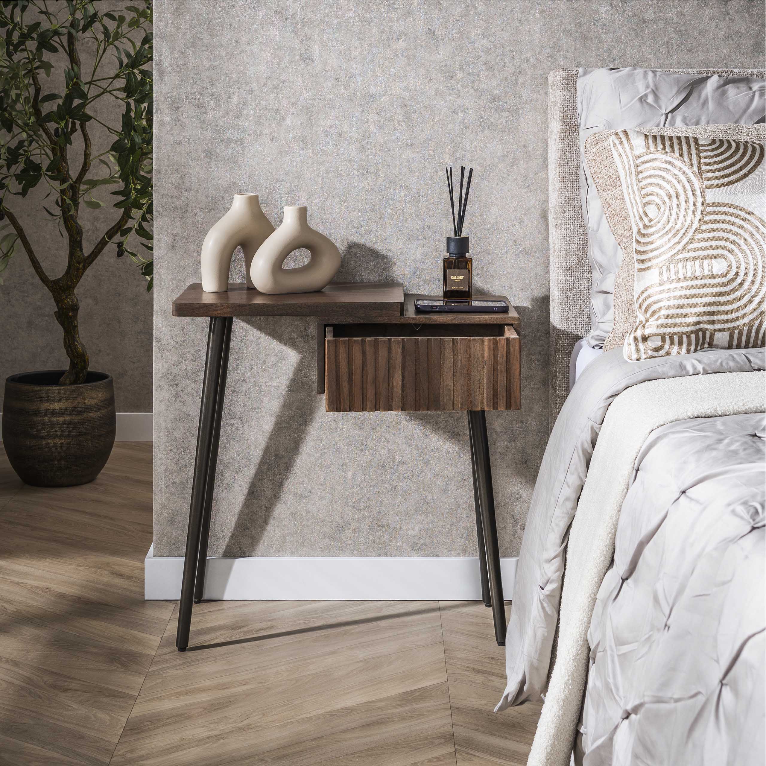 Comodino Carve 1 cassetto a sinistra - Massello di acacia marrone