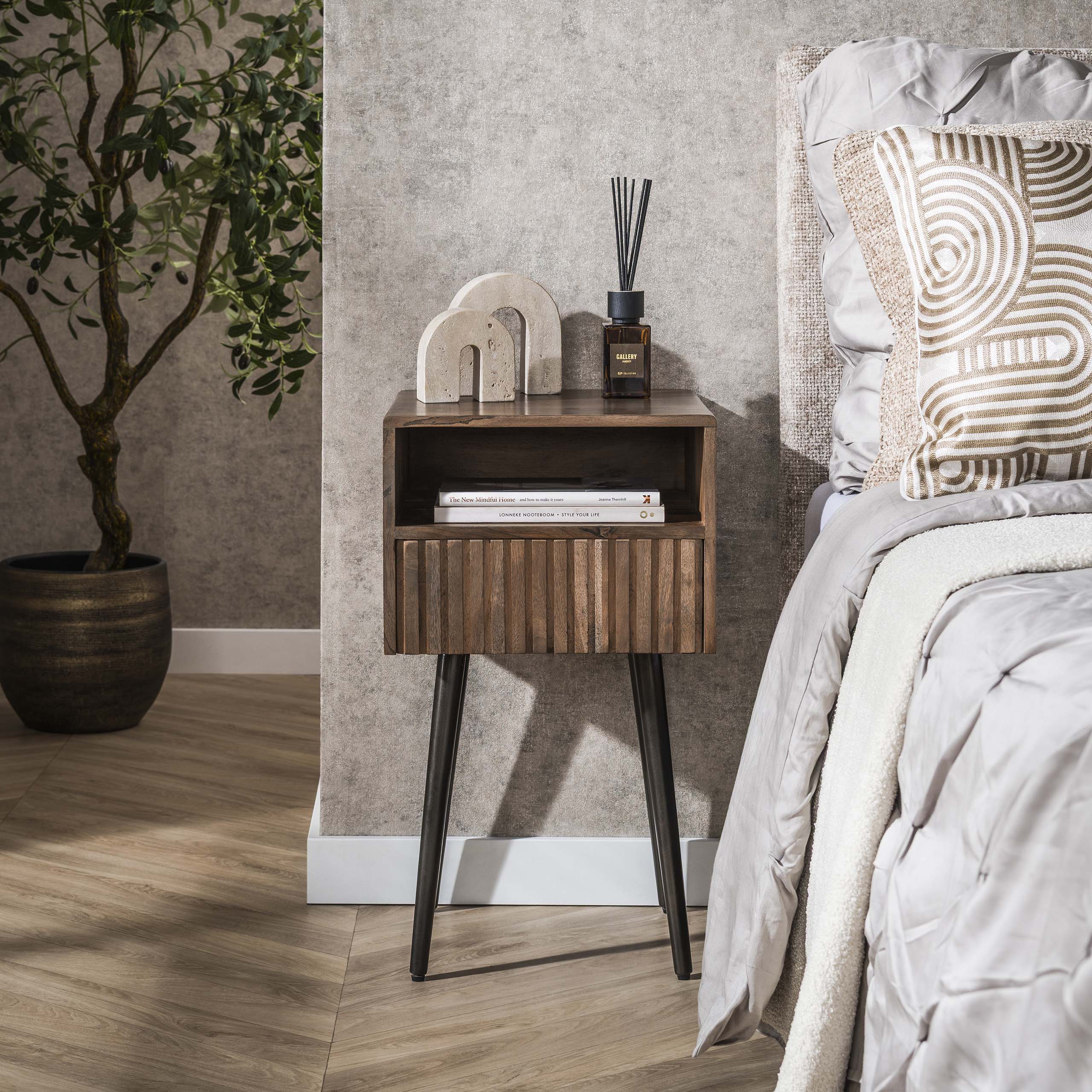 Comodino Carve 1 cassetto - Acacia massiccia marrone