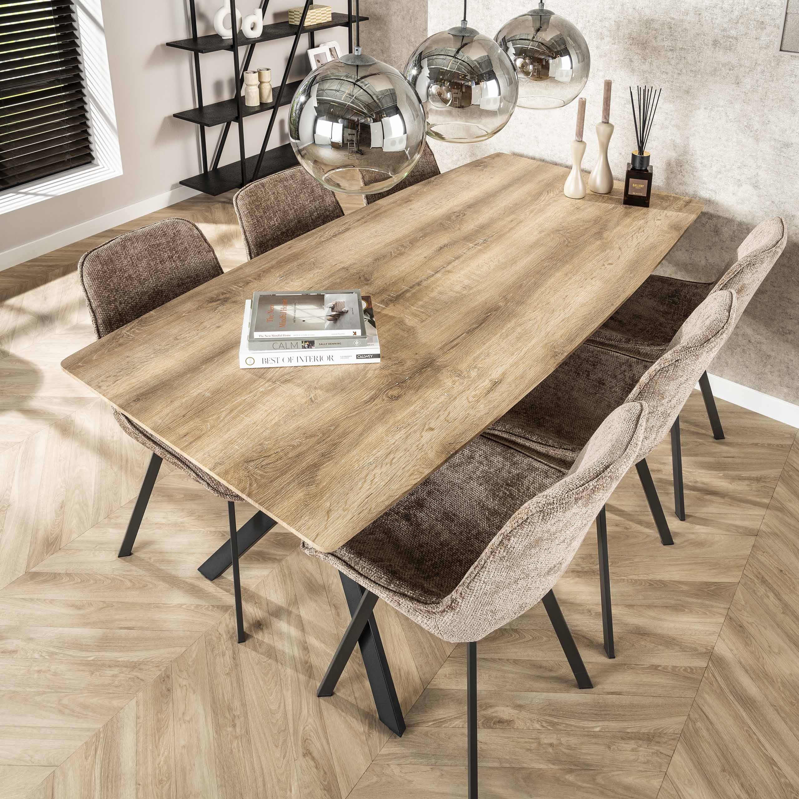 Tavolo da pranzo 190 piano ovale, struttura verniciata a polvere nera / Rovere 3D anticato