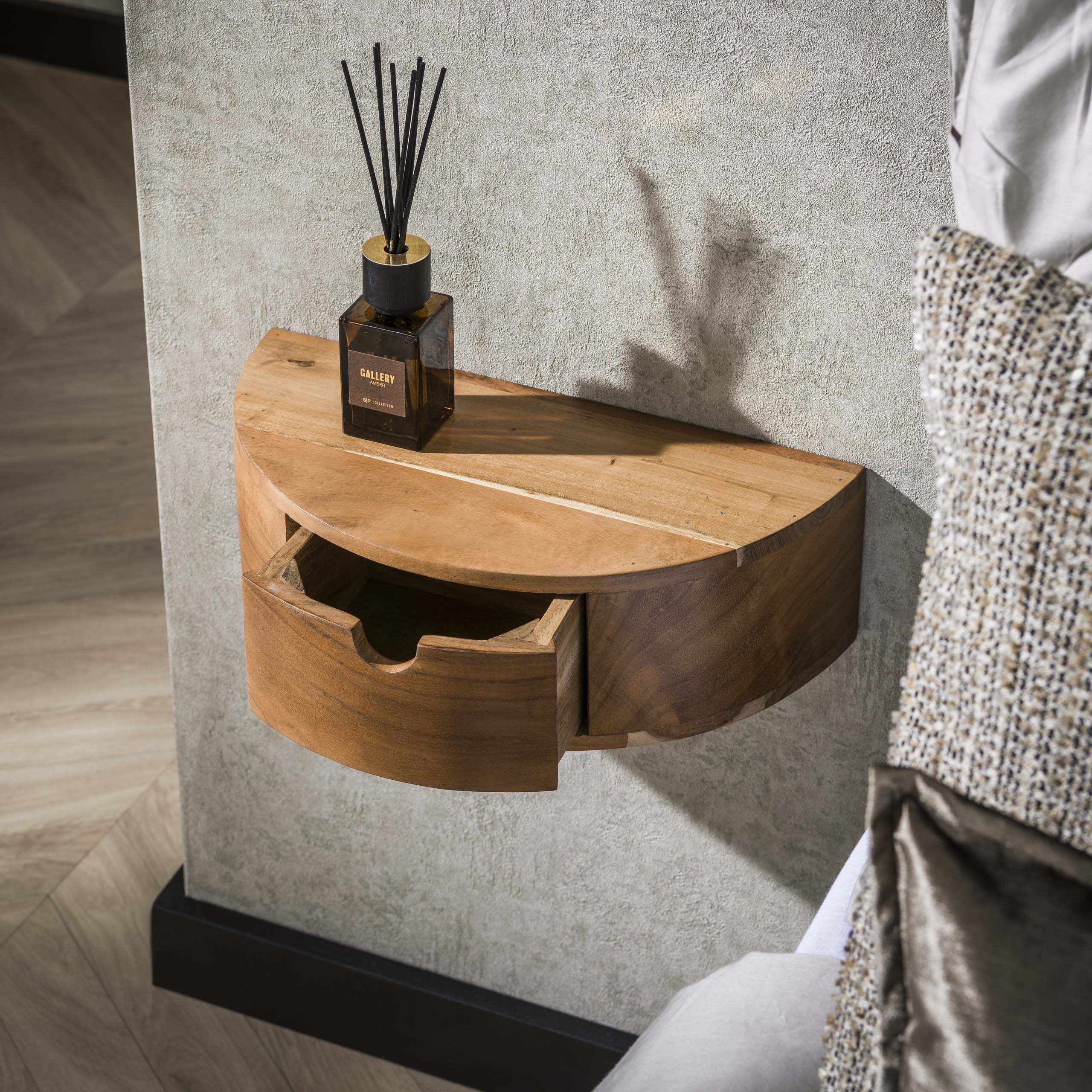 Comodino Curve sospeso 1 cassetto - Acacia massiccia